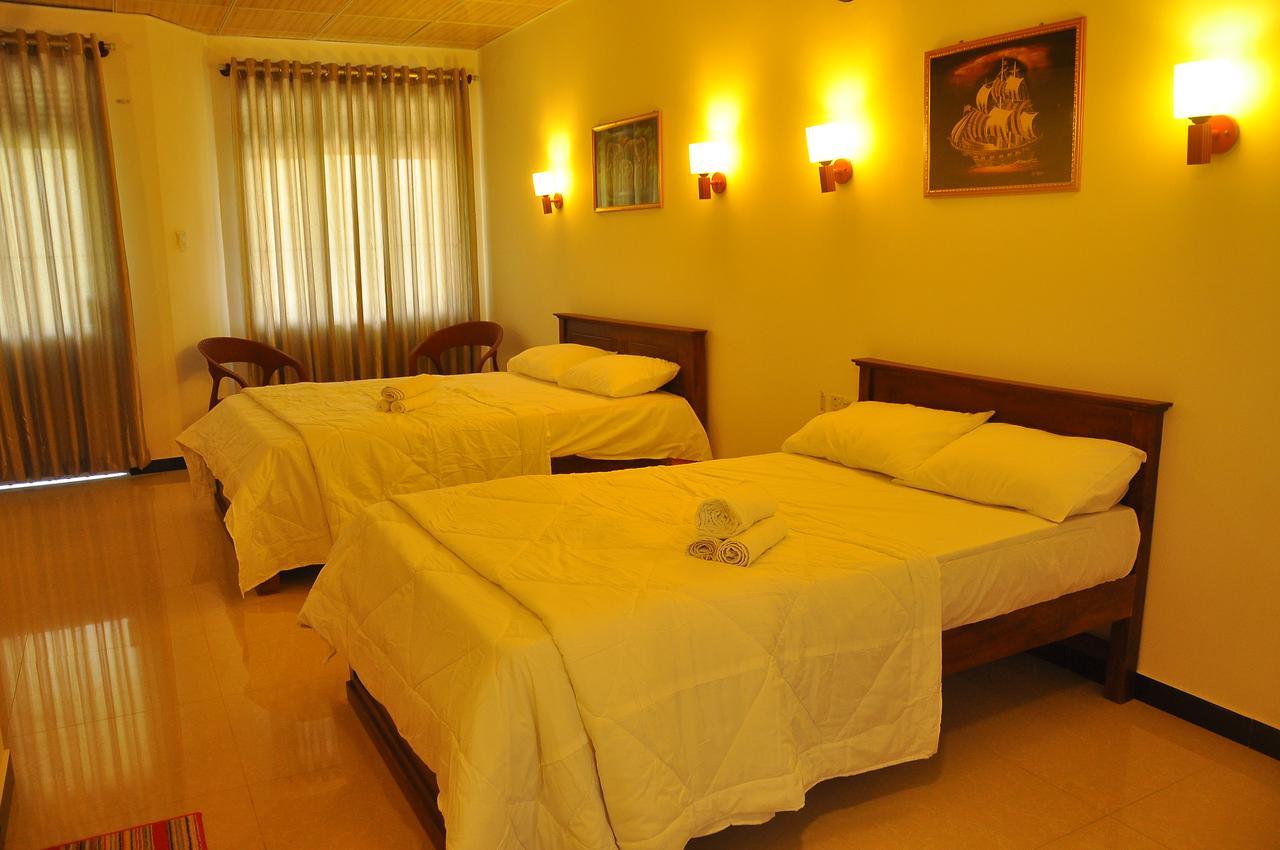 Ritz Gate Kalutara Hotel Bagian luar foto