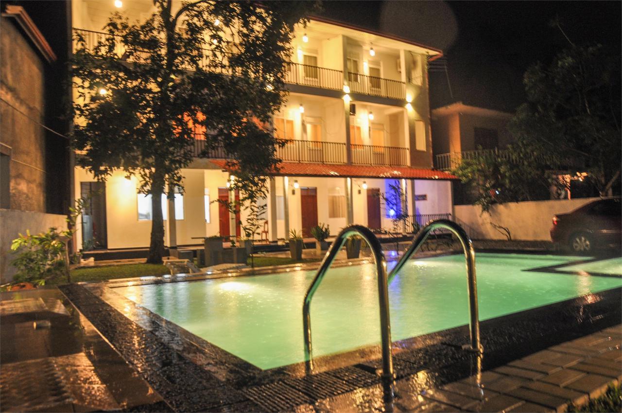 Ritz Gate Kalutara Hotel Bagian luar foto